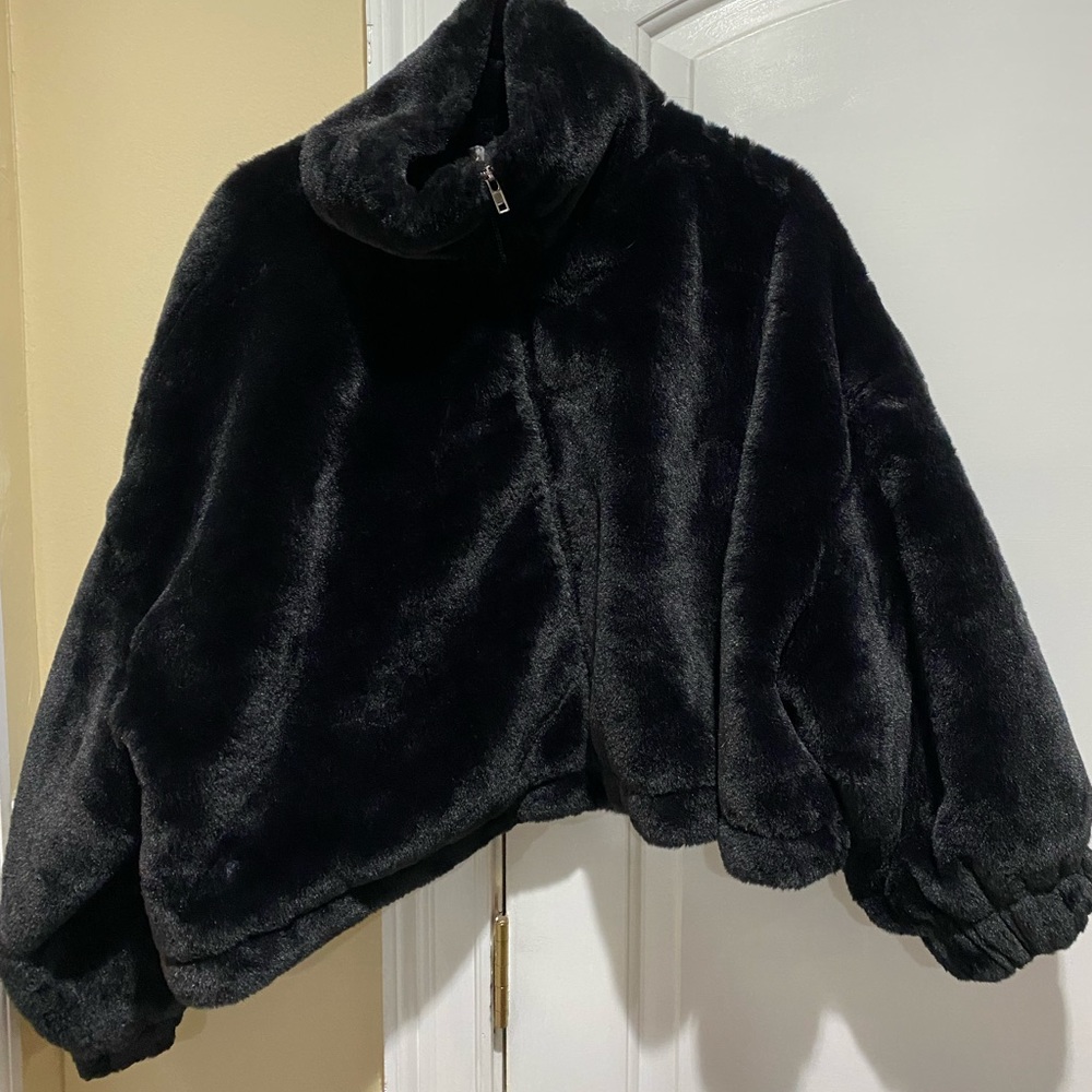 PoshByV Paris faux fur jacket (Black/green) size S/M - Picture 3 of 5